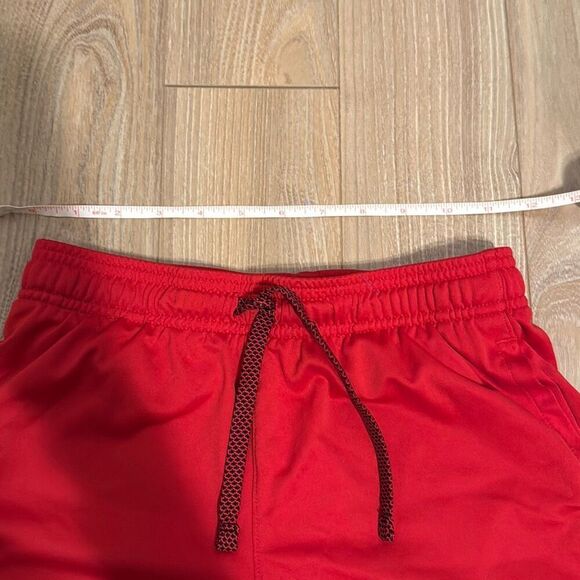 Under armour red athletic shorts size youth large boys - Picture 3 of 8